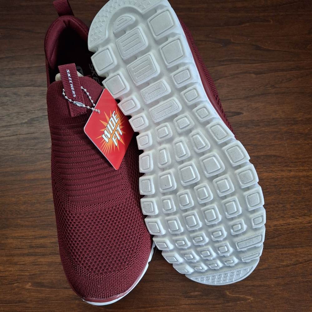 NEW Skechers Wide Fit Maroon Red Stretch Fit Shoes - Picture 4 of 4